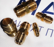 Штуцер проходной под гайку 5/8" (SAE)